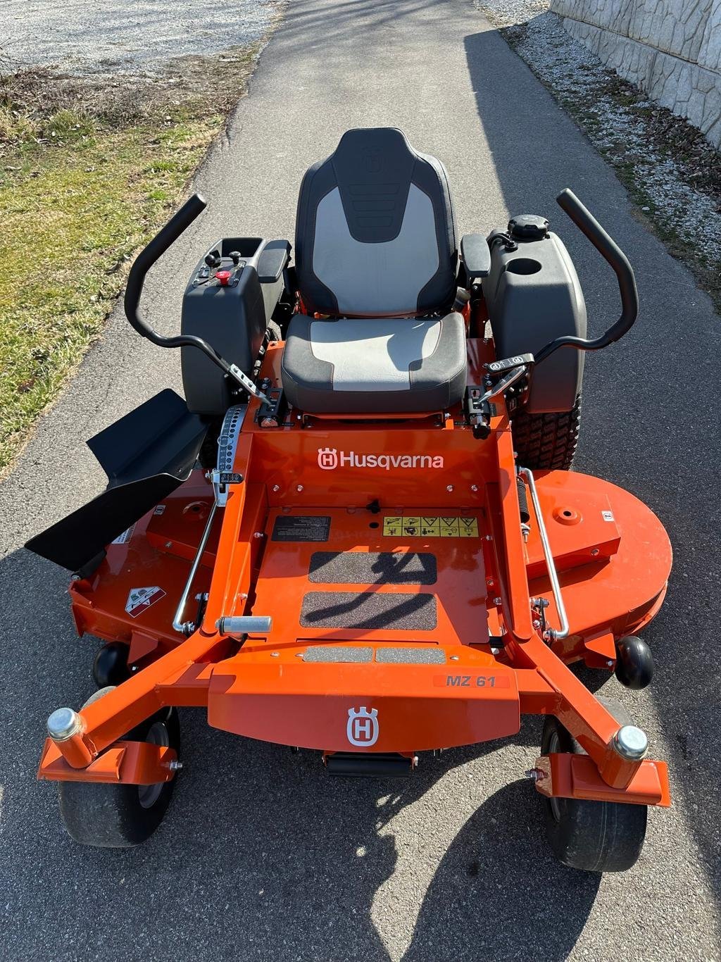 Husqvarna MZ61 Zero Turn Lawn Mower - Image 3