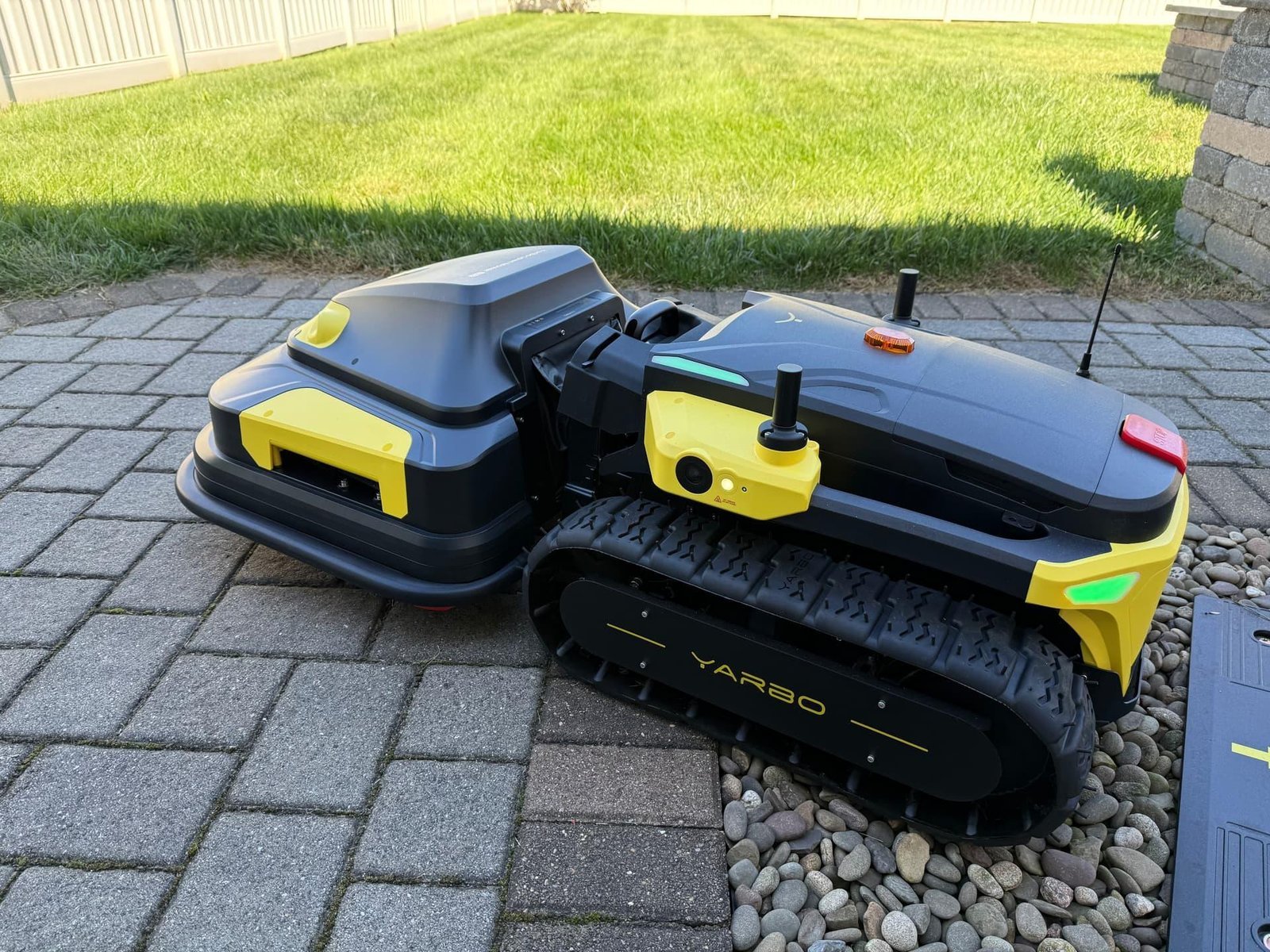 Yarbo Lawn Mower Pro yarbo mpro - Image 3