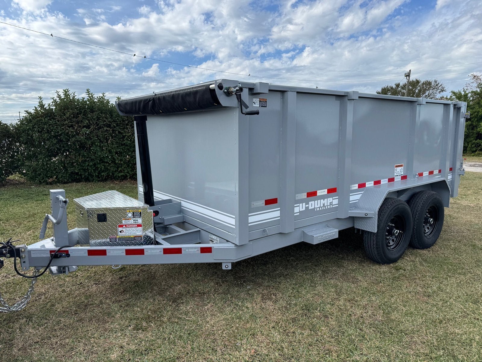 U-DUMP Low Profile Dump Trailer – 83″X14’X48-Inch – Telescopic – – 831414T-48-LP
