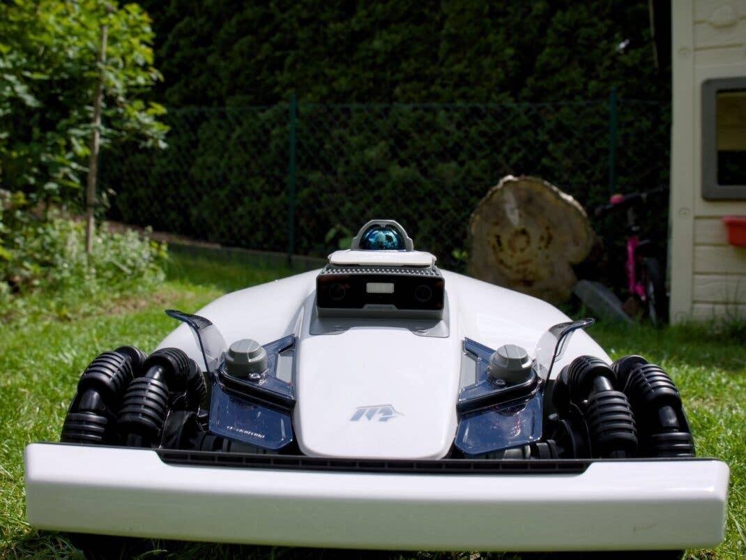 MAMMOTION LUBA 3 AWD 3000H Robotic Lawn Mower Tri-Fusion Navigation Technology - Image 2