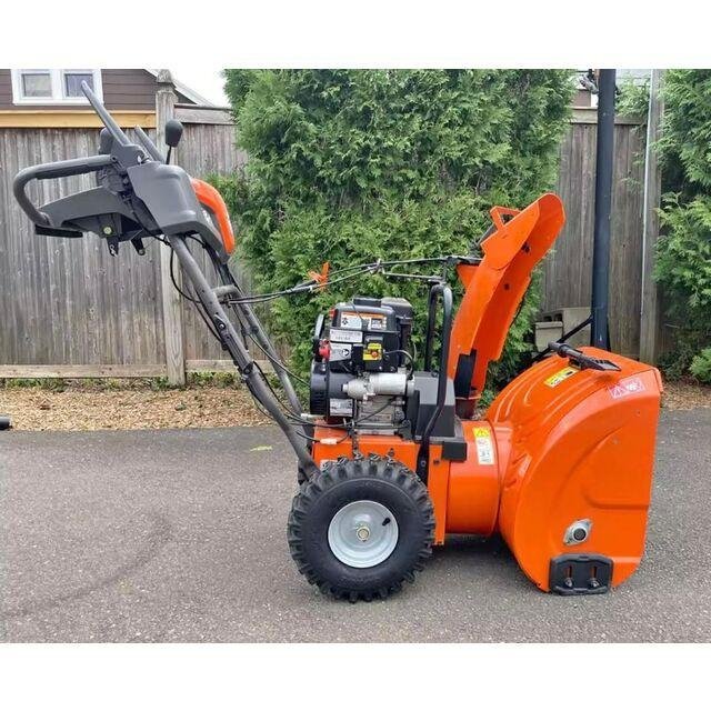 Husqvarna ST224 Two-Stage Snow Blower - Image 3